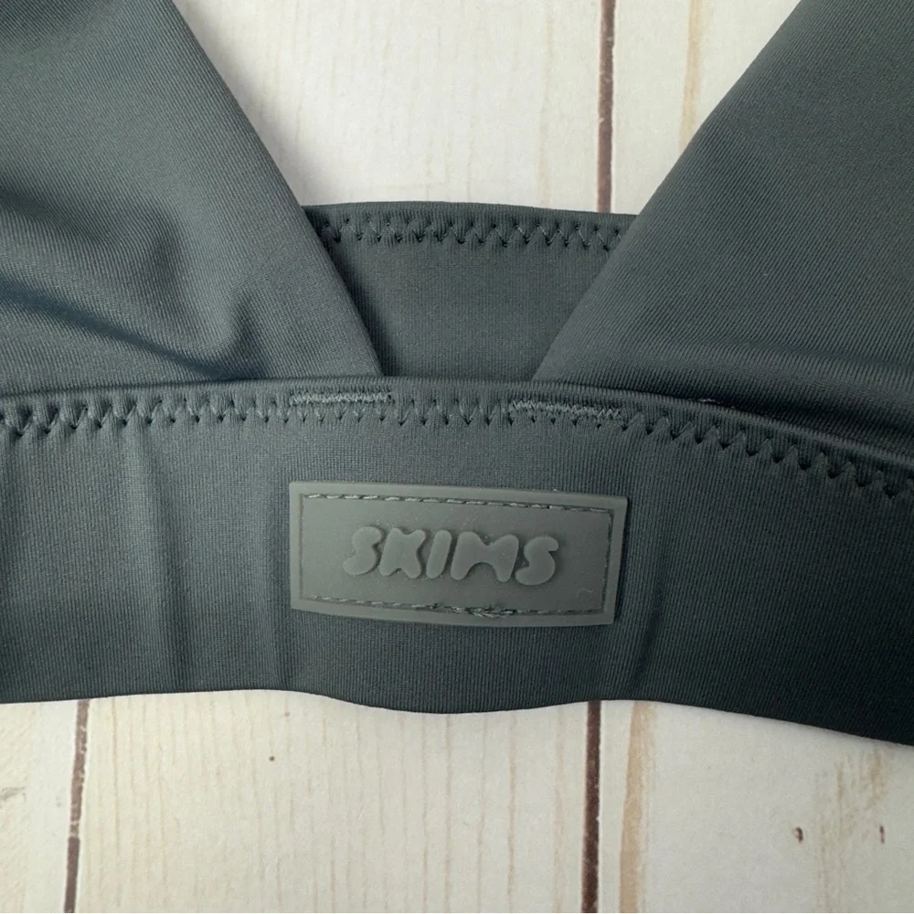 Skims NWT Recycled Swim Plunge Bikini Top
